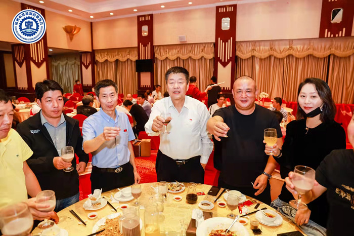 泉州市装备协会合照.jpg